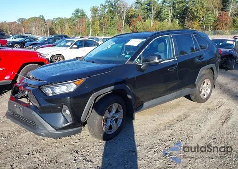 2021 Toyota Rav4 Xle z USA, uszkodzony, nr VIN 2T3P1RFV6MC142505